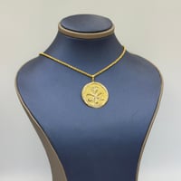 عقد شعار السعودية ذهب عيار 18