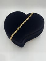 اسوارة ذهب عيار 18