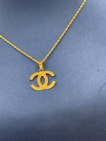 sعقد تشانيل ذهب عيار 18