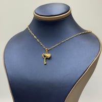 عقد ذهب عيار 18