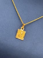 عقد ذهب عيار 21