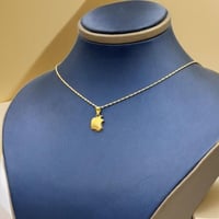 عقد ذهب عيار 18