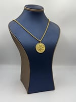 عقد شعار السعودية ذهب عيار 18