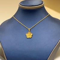 عقد وردة ذهب عيار 21