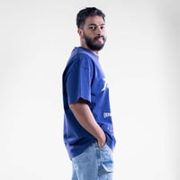 تيشيرت بطبعات وألوان شبابيه - ازرق غامق