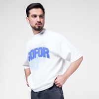 تيشيرت اوفرسايز طباعة امامية متعدد الالوان - أبيض