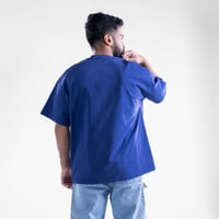 تيشيرت بطبعات وألوان شبابيه - ازرق غامق