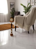 مبخرة أرضية بقاعدة خشبية أنيقة