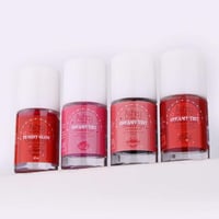 تنت الشفاه والخدود