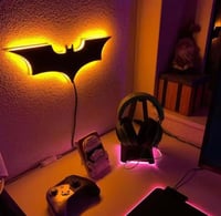 مصباح جداري خشبي بتصميم حديث