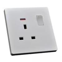 فيش ثلاثي بمفتاح ابيض بيانو ضمان 25 سنة