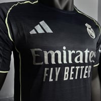 تيشيرت ريال مدريد الأسود 2025/26