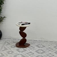 طاولة خدمة سطح بديل حجر ملمس خشن قاعده خشب لون بني