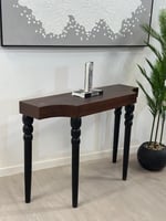 طاولة مدخل بسطح خشب قشرة الجوز وقاعده خشب