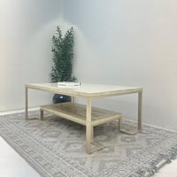 طاولة دورين سطح بديل رخام قاعده حديد لون مكس