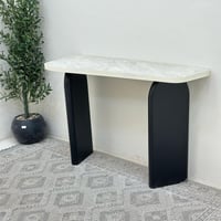 طاولة مدخل سطح بديل حجر ملمس خشن قاعده خشب لون اسو...