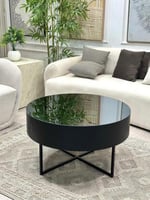 طاولة قهوة سطح مرايا قاعده حديد لون اسود