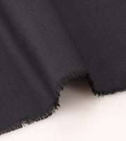 اسود مقلم E5