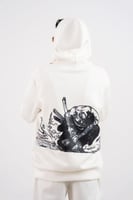 هودي ابيض بتصميم شخصية رورونوا زورو