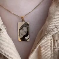 قلادة باسمك صورة من تحب