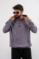 هودي رمادي بتصميم شخصية زينيتسو أغاتسوما