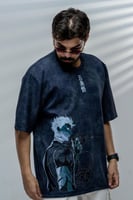 تيشرت كحلي بتصميم شخصية غوجو ساتورو