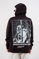 هودي اسود بتصميم شخصية "القمر العلوي الأول" كوكوشي...