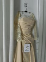 فستان اريام