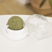 كرة نعناع للقطط مع لاصق