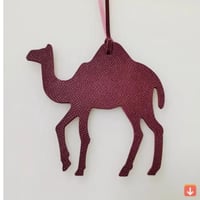 تعليقة حقيبة من الجلد الطبيعي علي شكل الابل