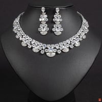 مجموعة أقراط قلادة الماس الأصفر الجديدة للسيدات