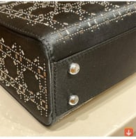 حقيبة يد نسائية