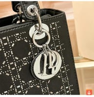 حقيبة يد نسائية