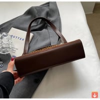 حقيبة كتف غير لامعكروس بودي ، أنيقة للإبط في نزهة...