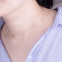 تعليق مخنق من الفضة مزينه بفصوص كرات جميله وانيقه