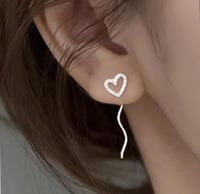 أقراط عصرية