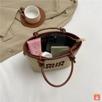 حقيبة يد من القش