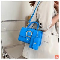 حقائب يد ومحافظ صغيرة على الموضة