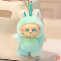 كقلادة مثالية للدمية الشهيرة للحقيبة لابوبو