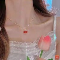 طقم قلادة و حلق من الكرز الاحمر