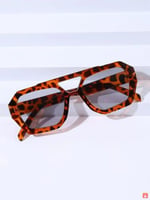 leopard light grey
