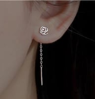 أقراط عصرية