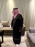 اللون الأسود