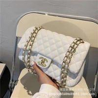 ابيض