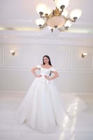 فستان زفاف أبيض أوف شولدر مطرز منفوش