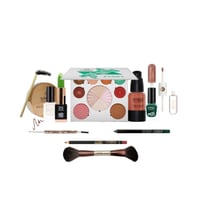 بوكس مكياج يوم التأسيس من ميك اوفر22