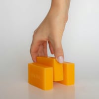 فاليتيك صابون لازالة البقع الداكنة بحمض الكوجيك