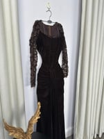 فساتين معلومات القماش خامه مخمل بني + ترتر سهره بط...