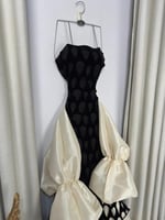 فساتين معلومات القماش خامه جوخ شانطون بطانه الالوا...