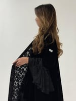 مخمل مع أكمام كسرات من المخمل الشيفون